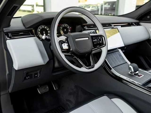 2026 Land Rover Range Rover Velar P250 (L560), 16/20