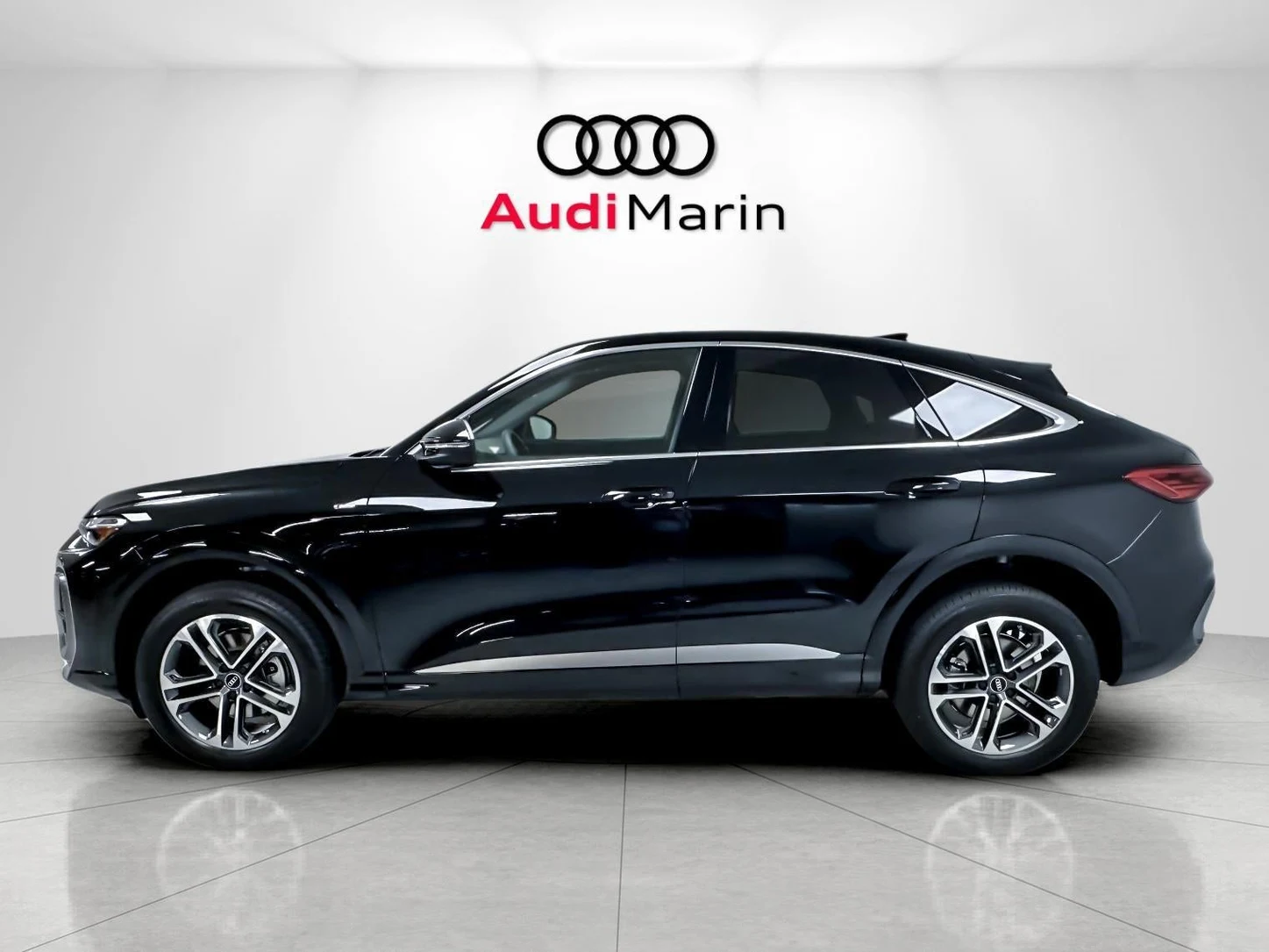 2026 Audi Q5 Sportback Premium quattro (GU), 2/20