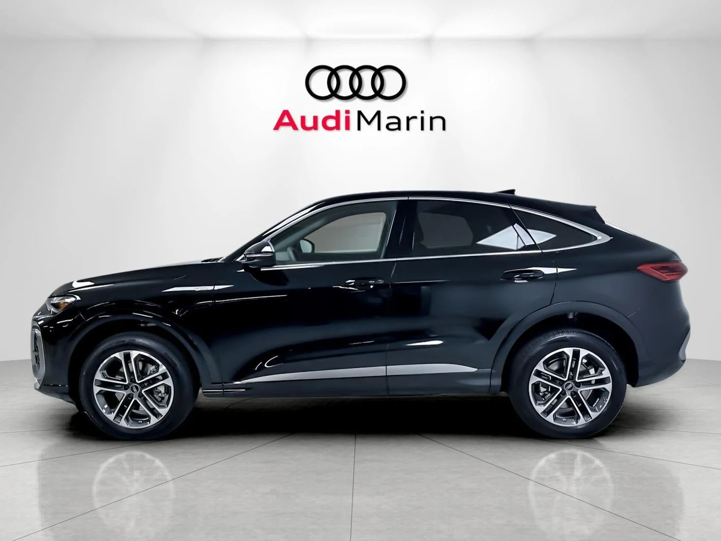 2026 Audi Q5 Sportback Premium quattro (GU), 2/20