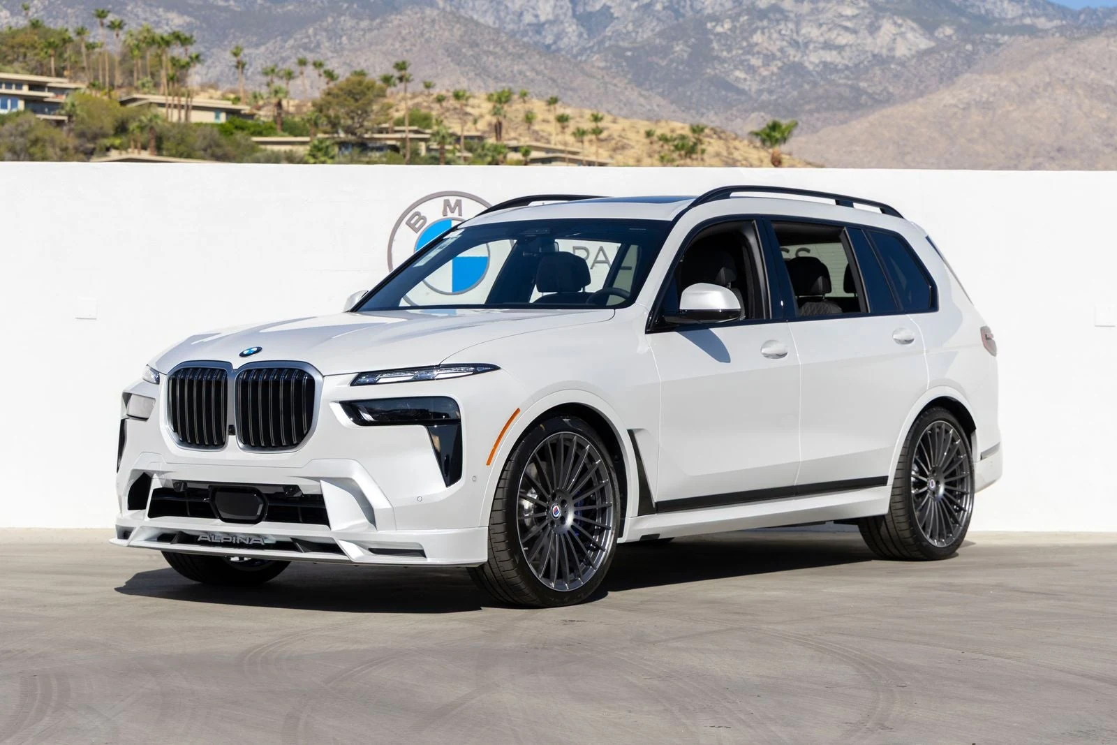 BMW ALPINA XB7 (G07) · Mineral White Metallic · Indigo Auto Group