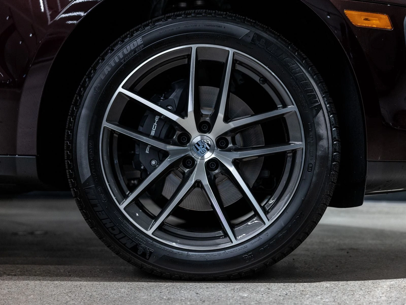 2026 Porsche Macan (95B), 19/20