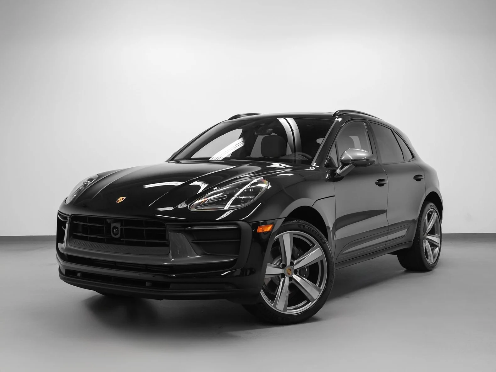 Porsche Macan T (95B) · Jet Black Metallic · Indigo Auto Group