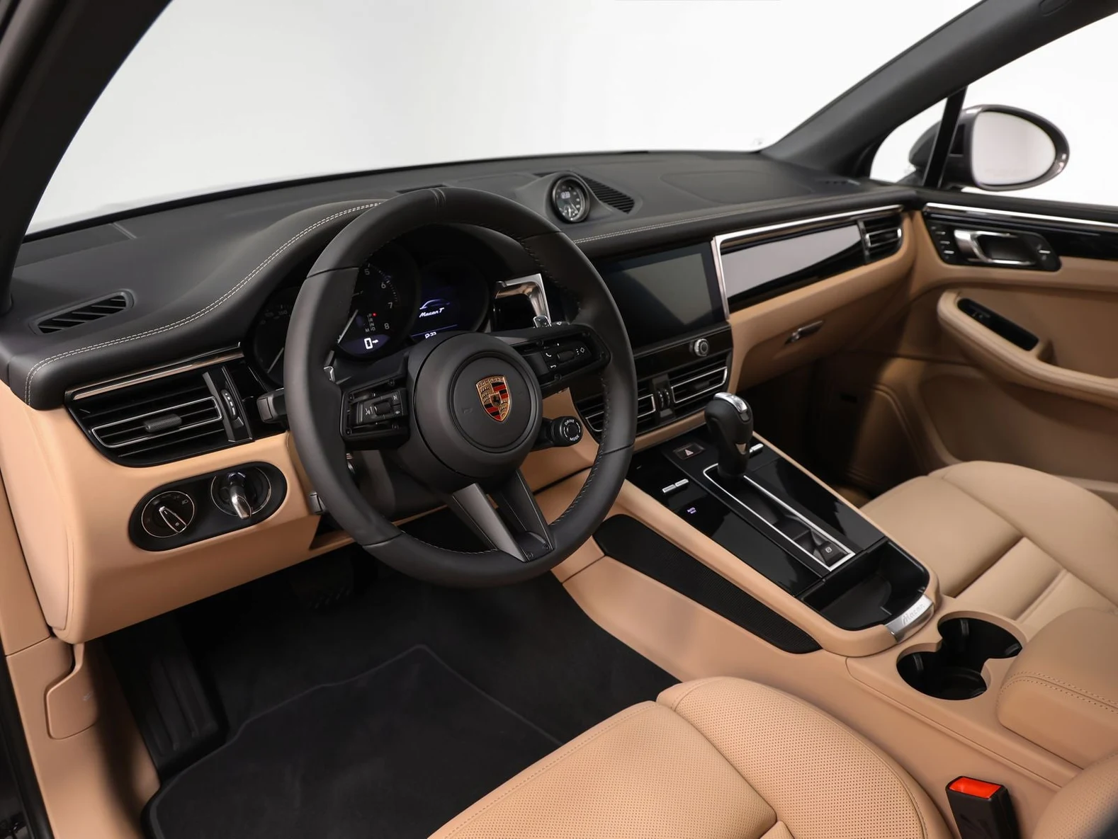2026 Porsche Macan T (95B), 4/20