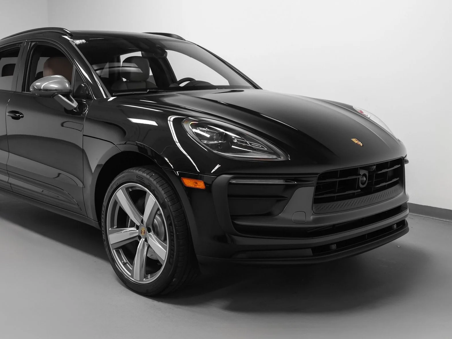 2026 Porsche Macan T (95B), 8/20