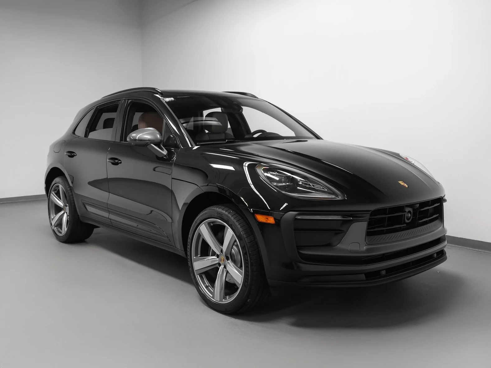 2026 Porsche Macan T (95B), 9/20