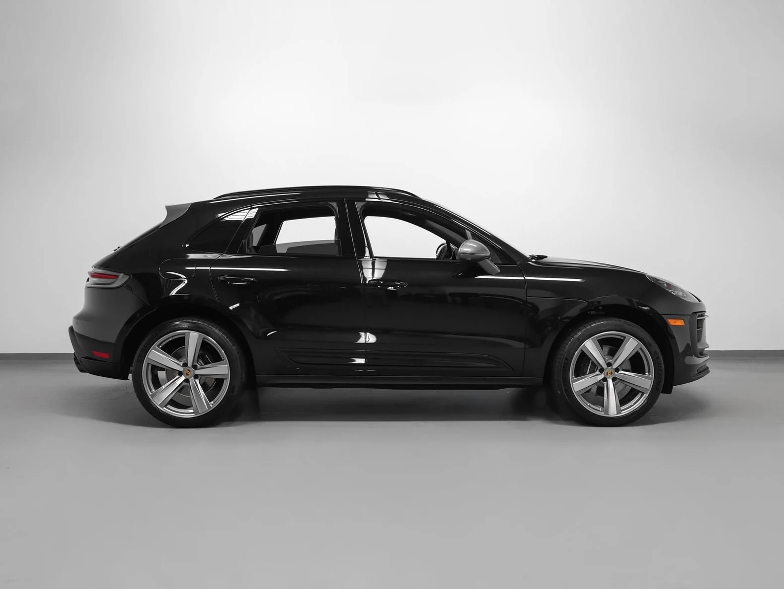 2026 Porsche Macan T (95B), 12/20