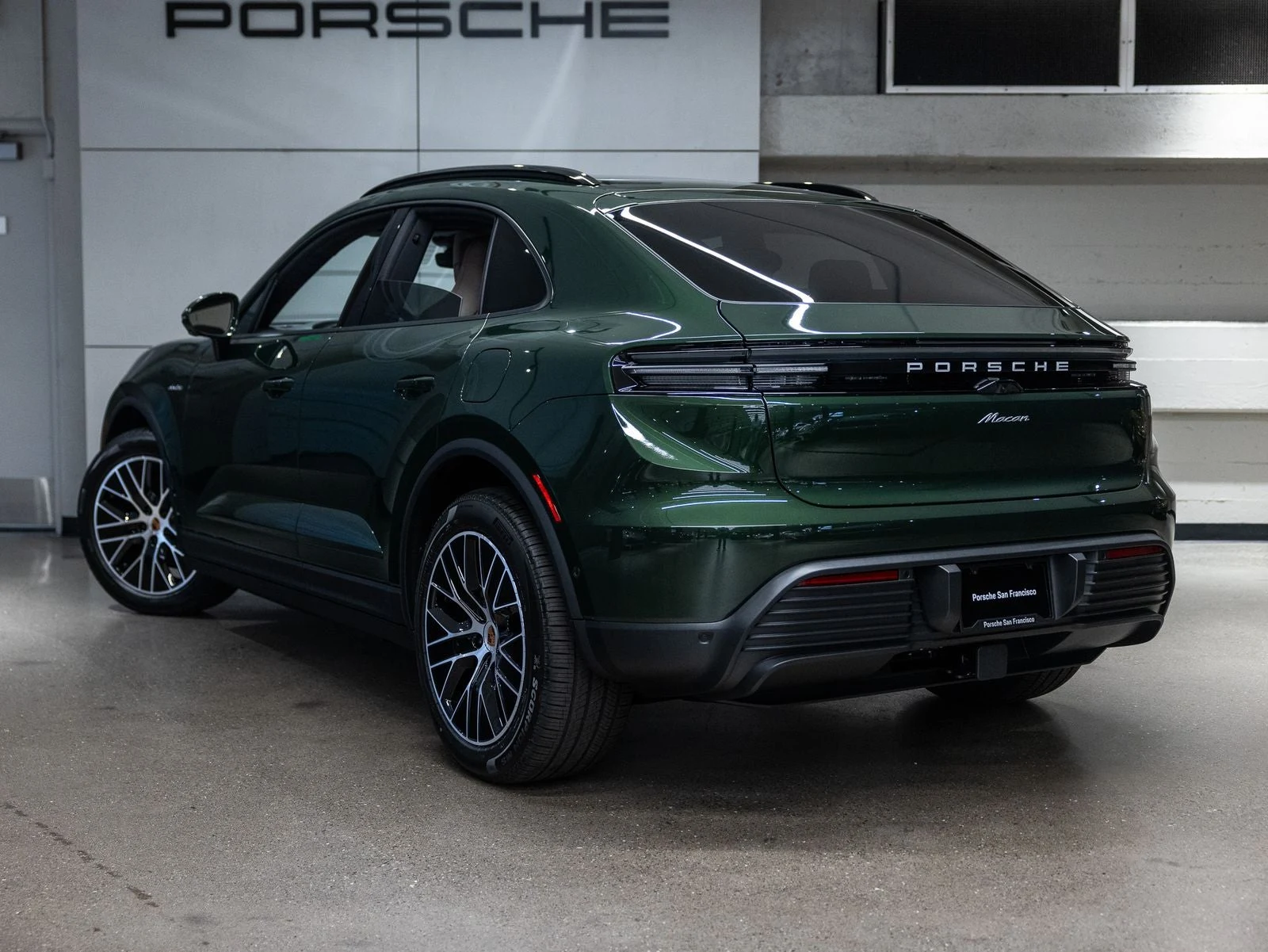 2026 Porsche Macan Electric (XAB), 3/20