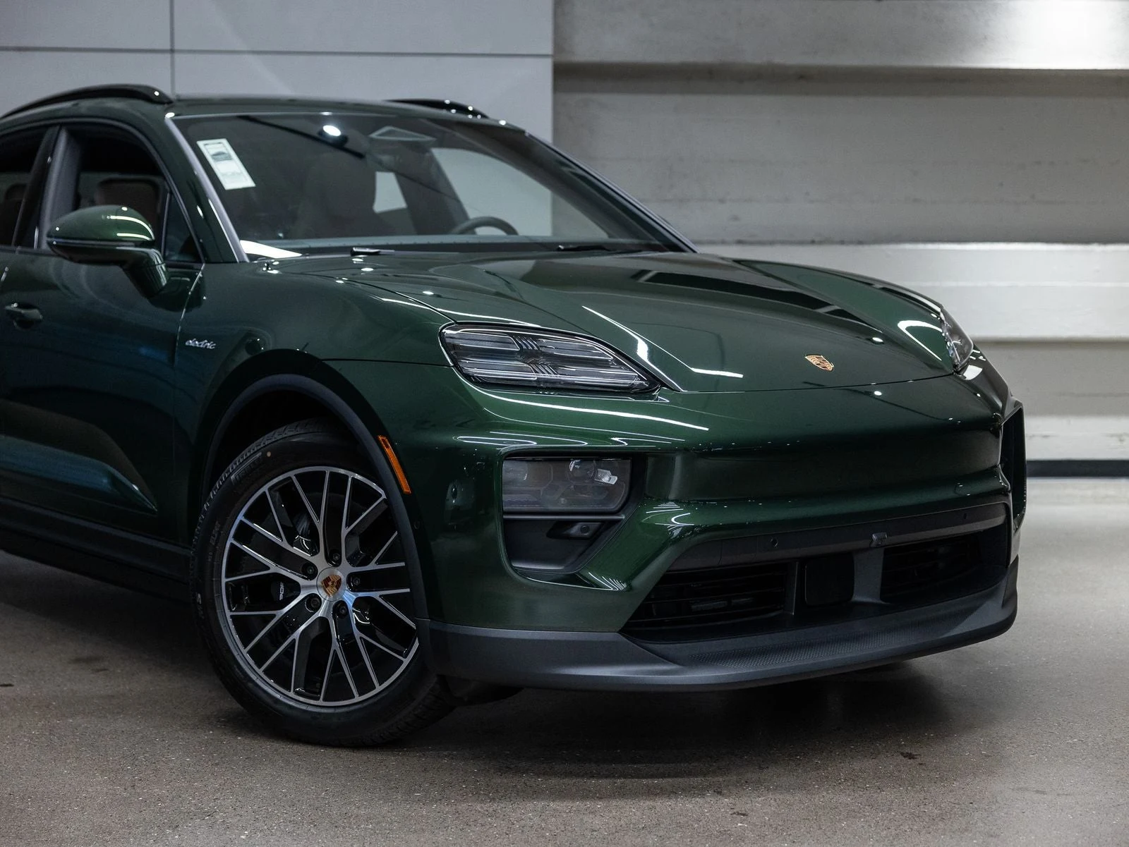 2026 Porsche Macan Electric (XAB), 16/20