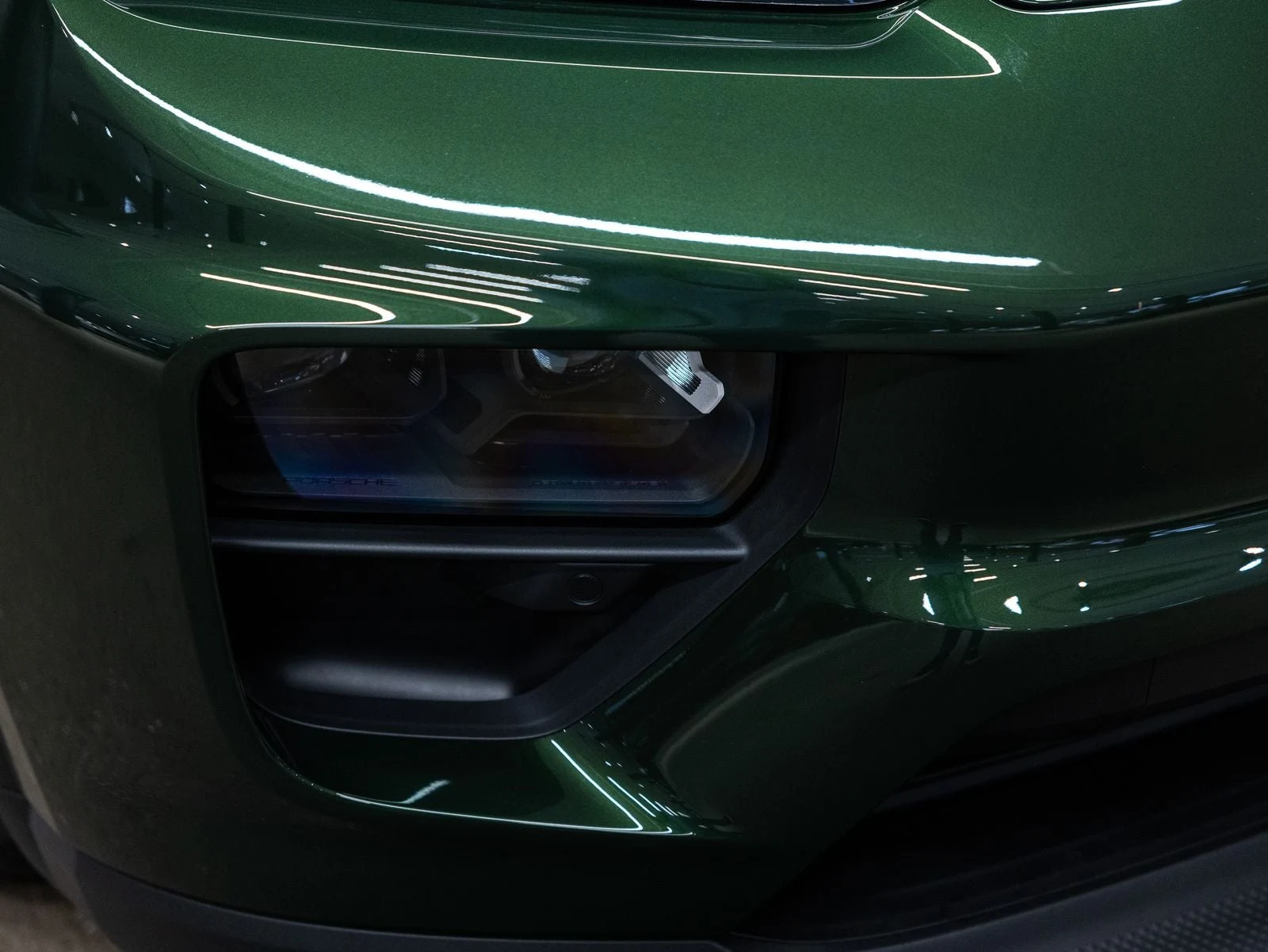 2026 Porsche Macan Electric (XAB), 17/20