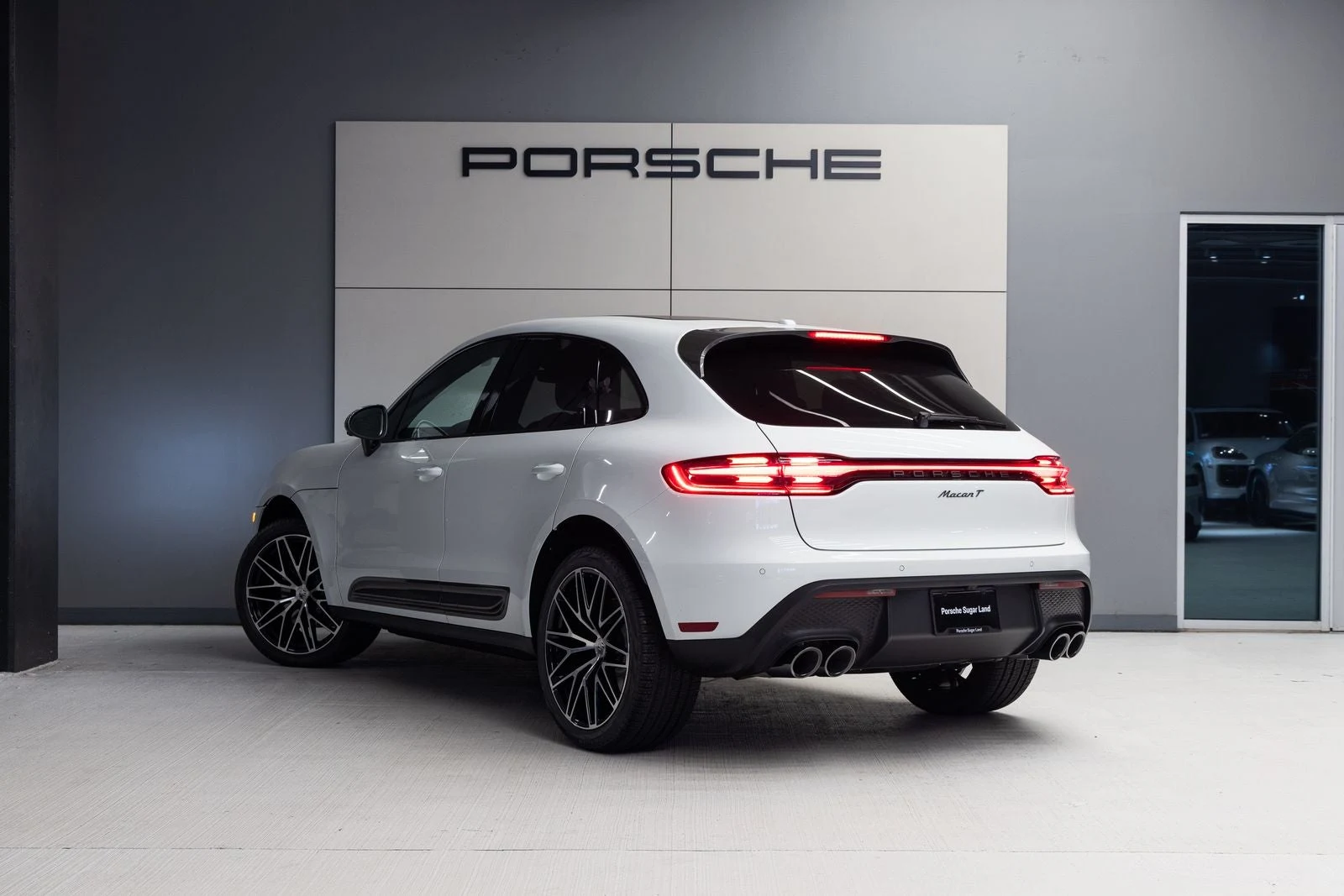 2026 Porsche Macan T (95B), 3/20