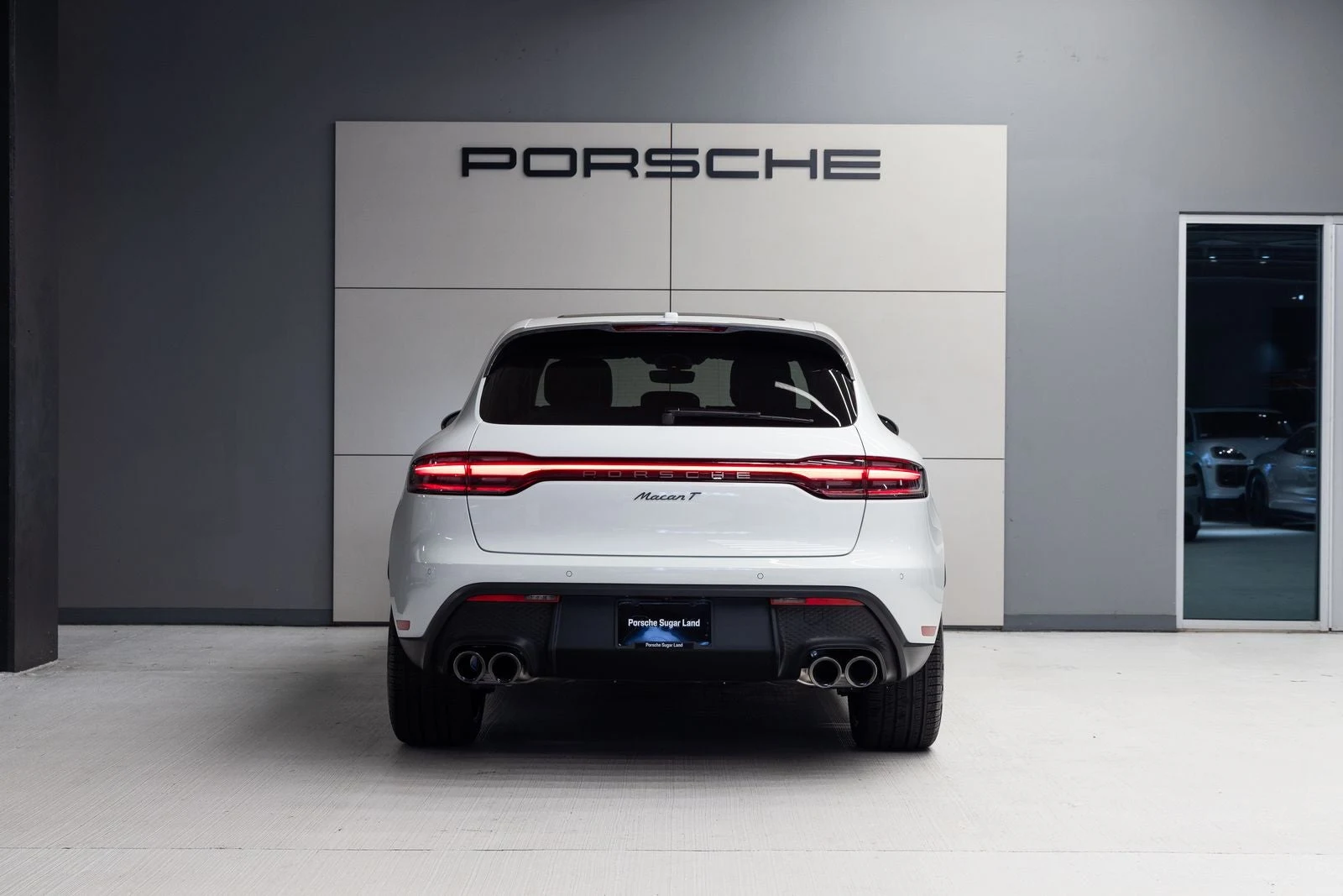 2026 Porsche Macan T (95B), 6/20