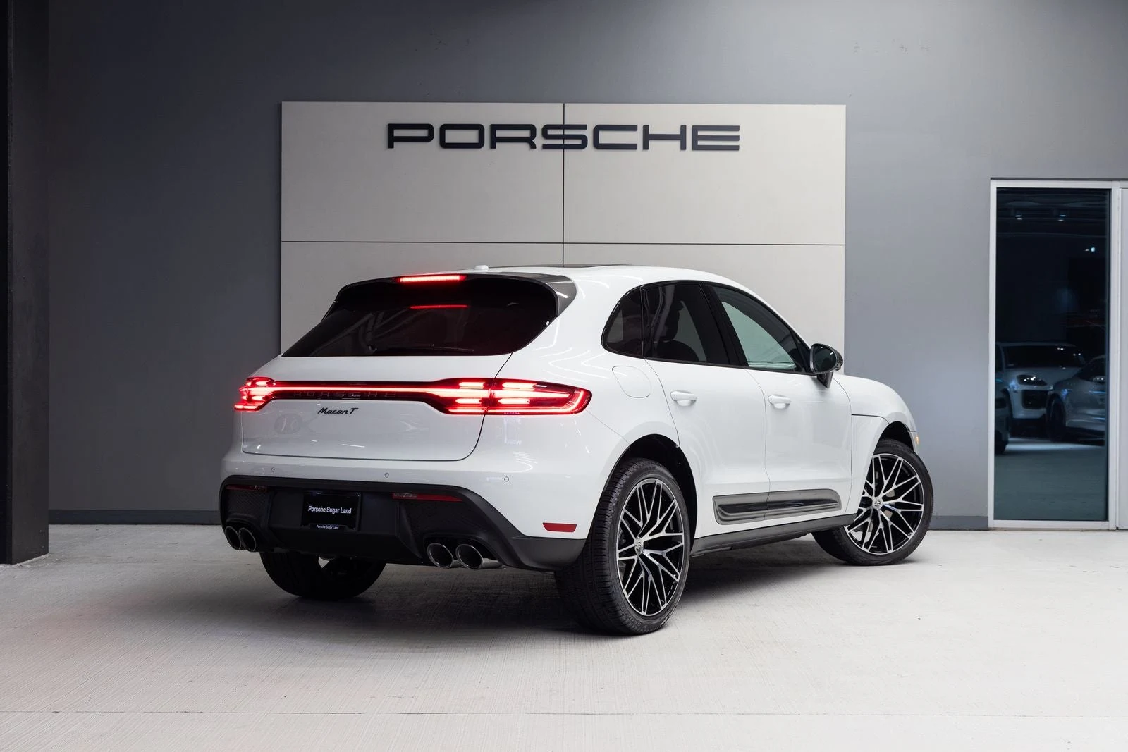 2026 Porsche Macan T (95B), 7/20