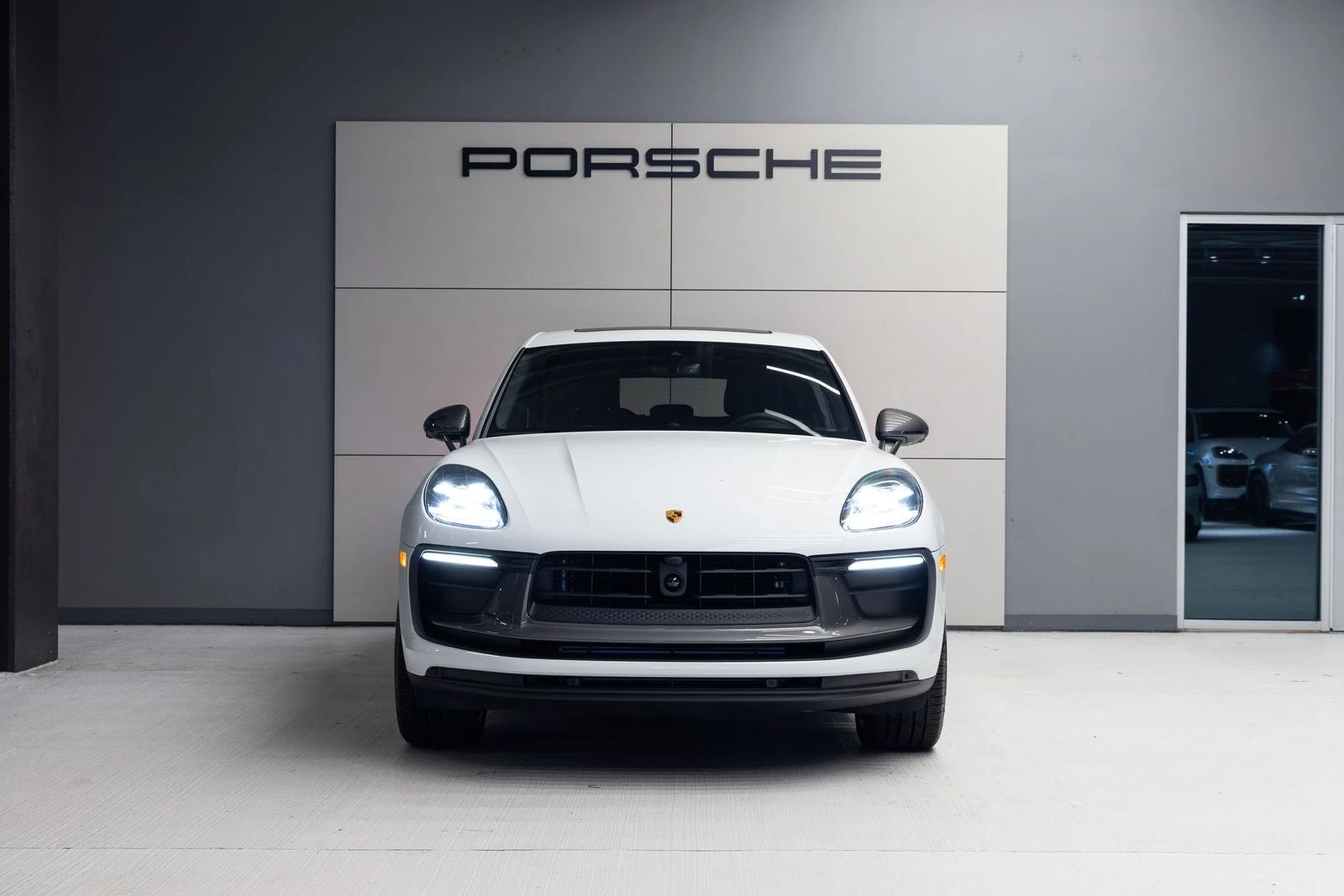 2026 Porsche Macan T (95B), 10/20
