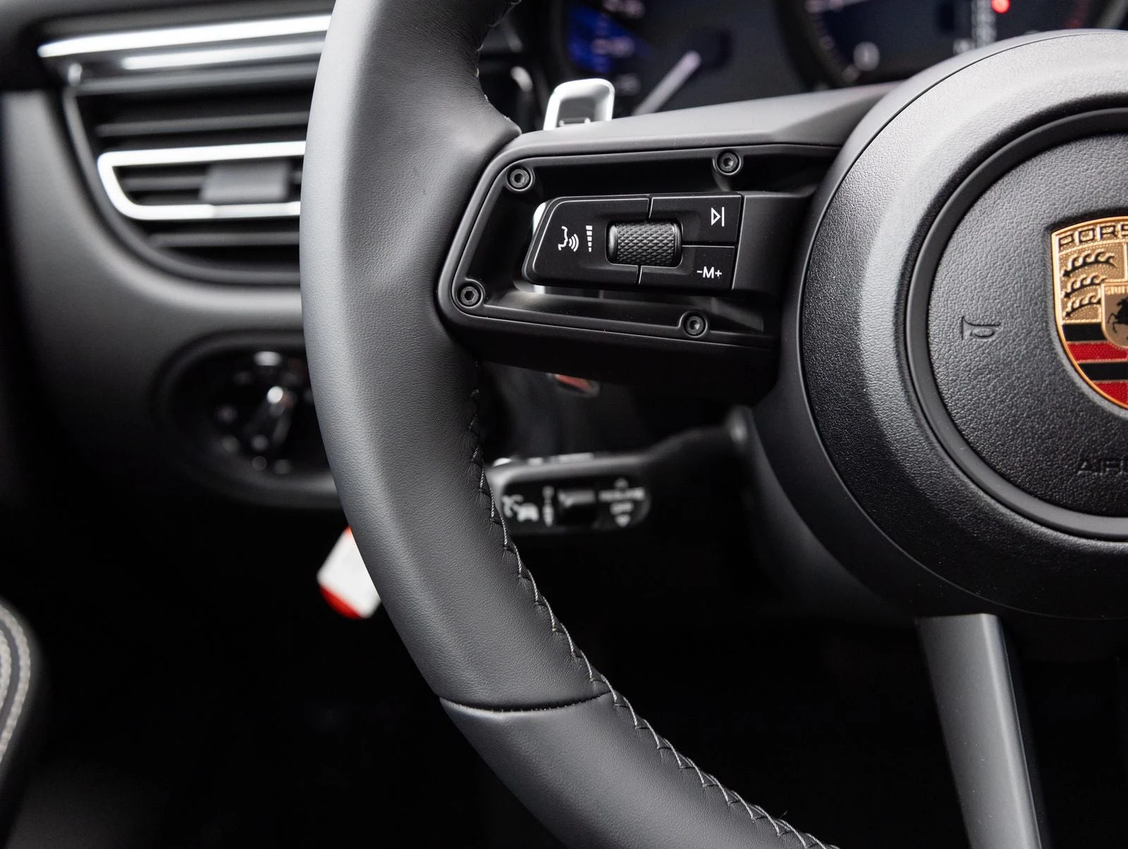2026 Porsche Macan T (95B), 15/20