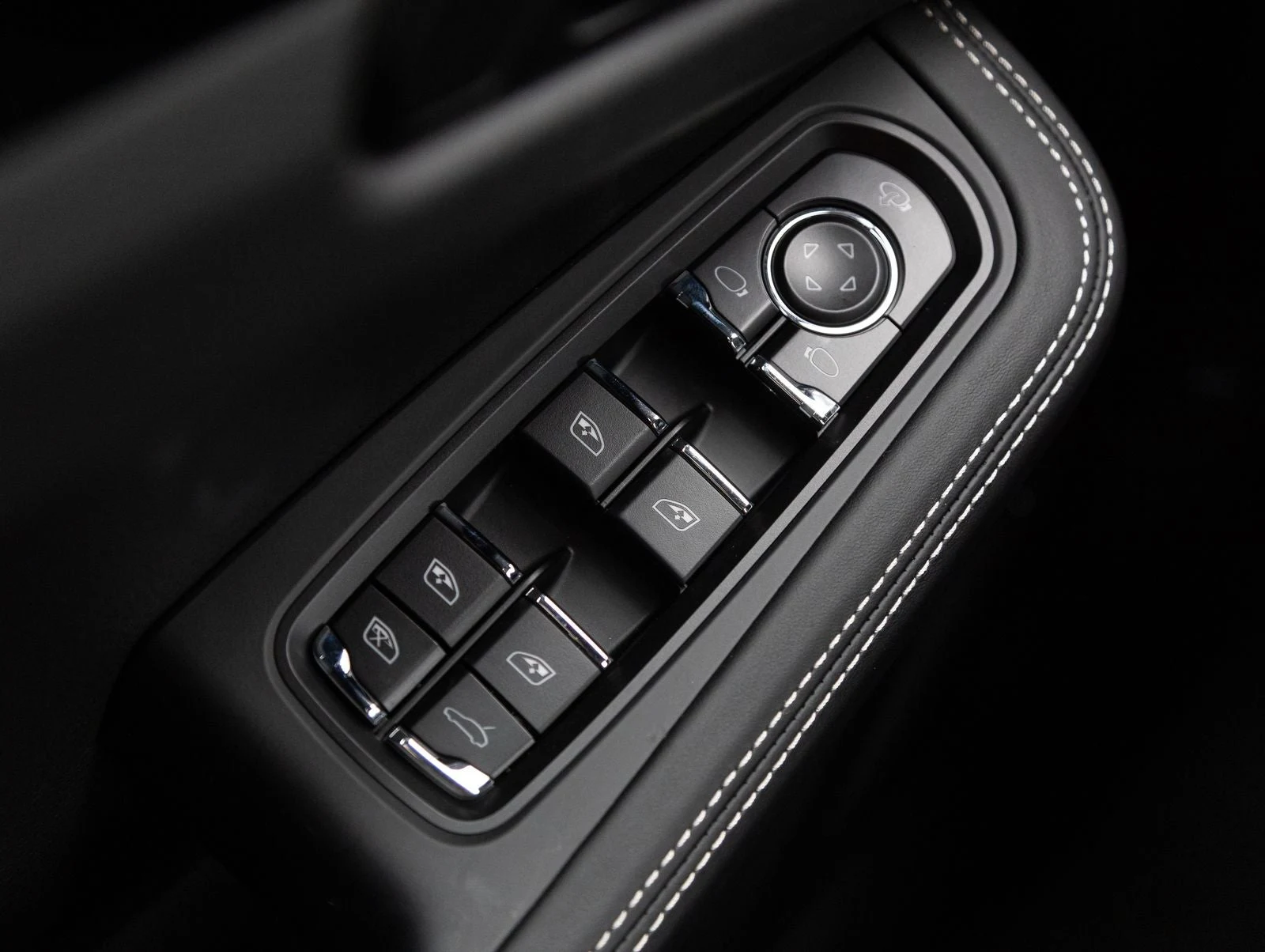 2026 Porsche Macan T (95B), 19/20