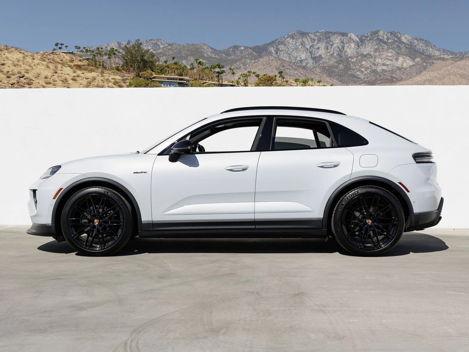 2026 Porsche Macan Electric (XAB), 2/20