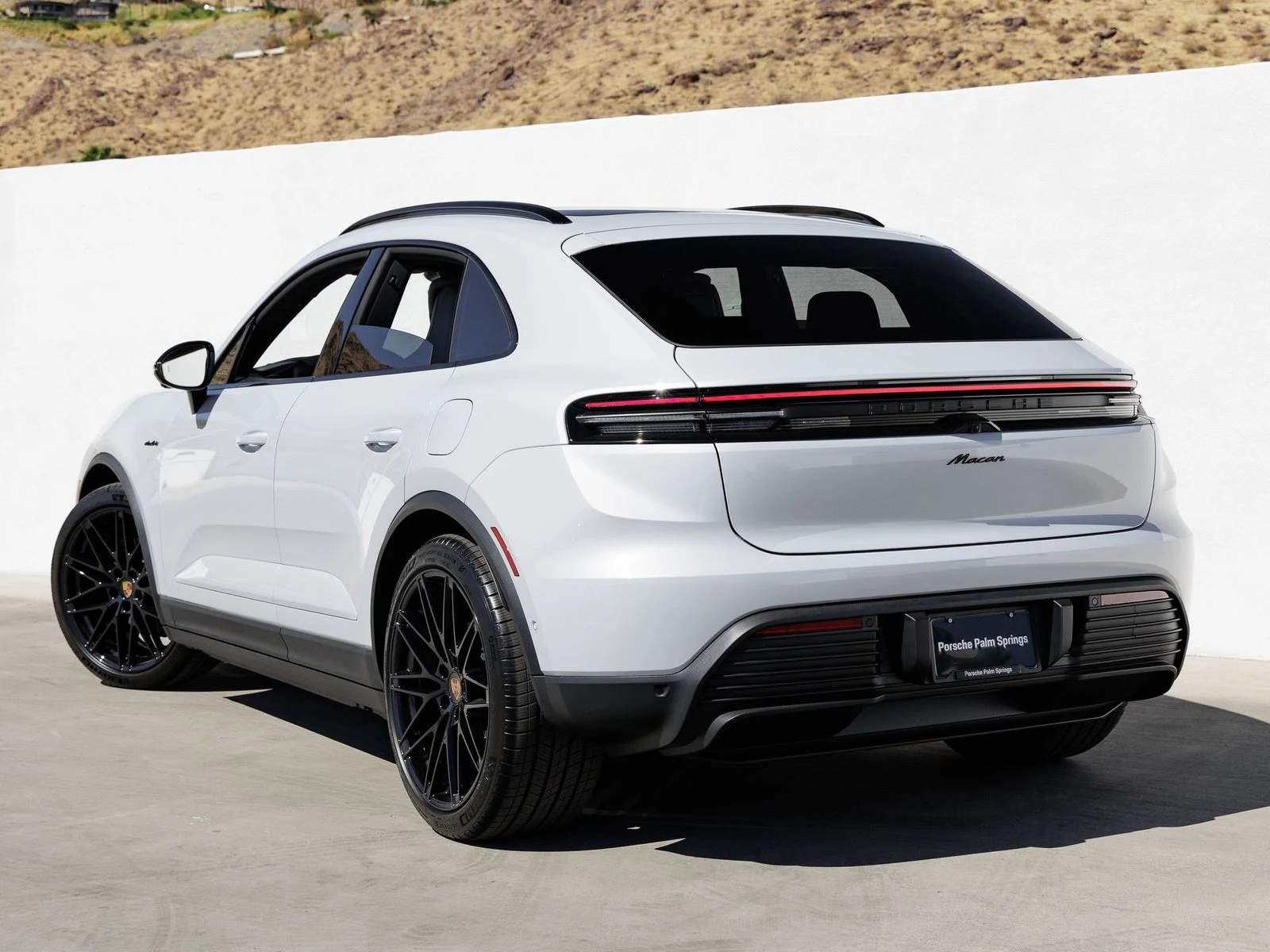 2026 Porsche Macan Electric (XAB), 3/20