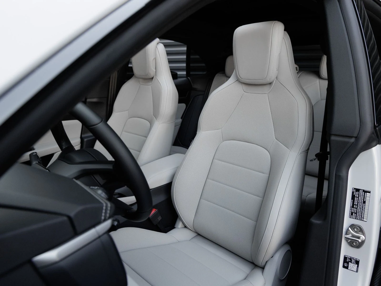 2026 Porsche Macan Electric (XAB), 5/20