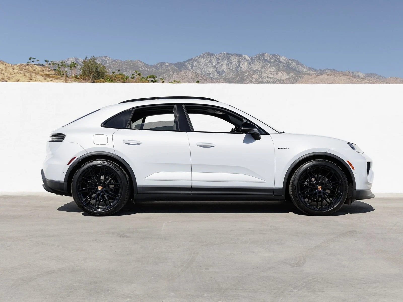 2026 Porsche Macan Electric (XAB), 8/20