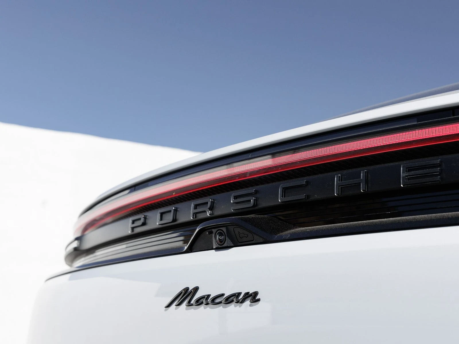 2026 Porsche Macan Electric (XAB), 12/20