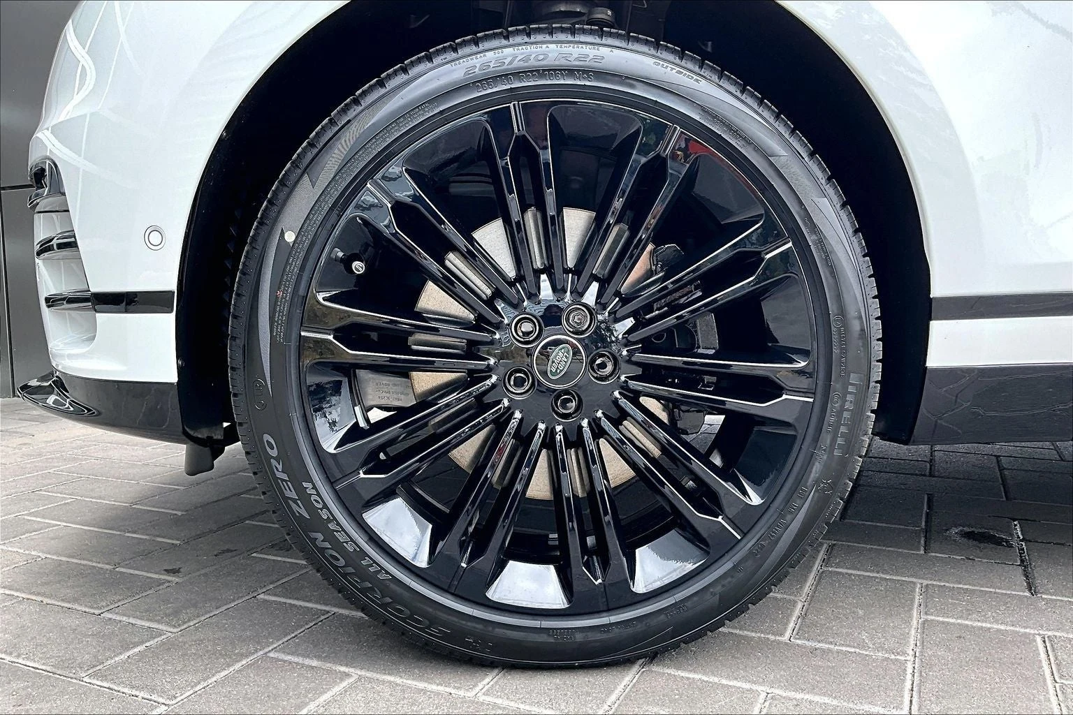 2026 Land Rover Range Rover Velar P250 Belgravia Edition (L560), 12/14