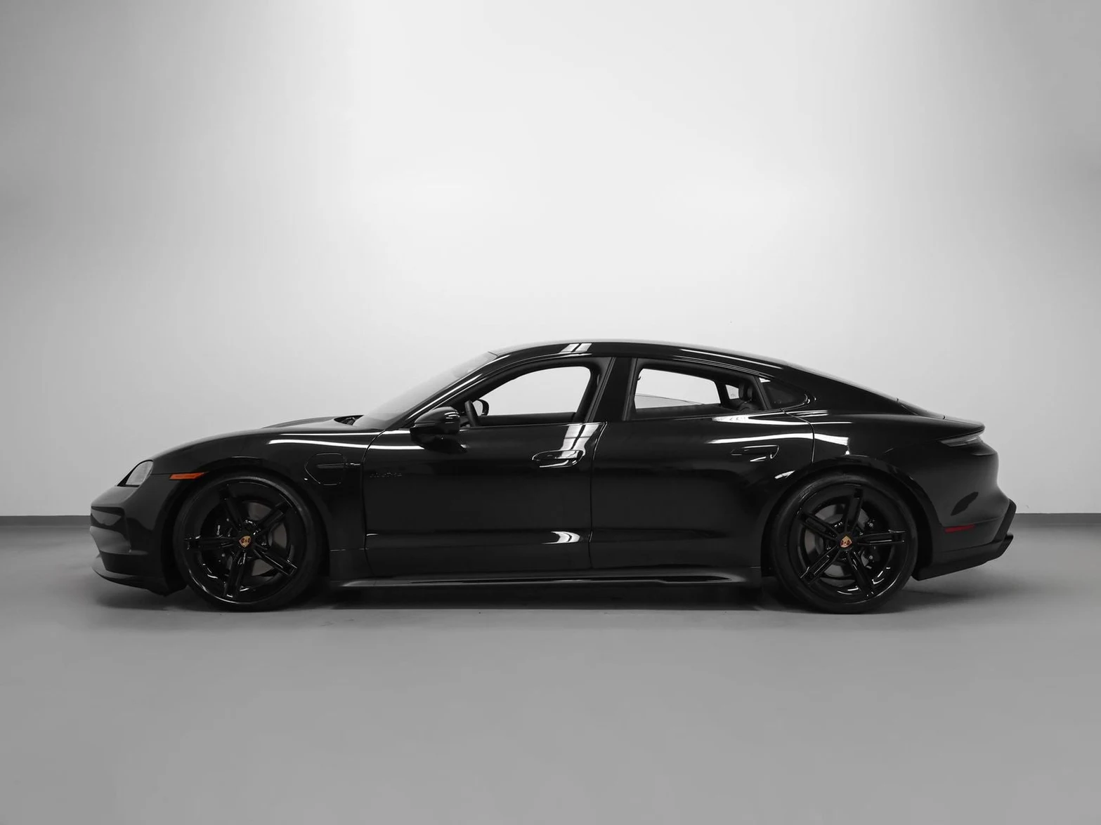 2026 Porsche Taycan 4 Black Edition (2025 Update), 2/20