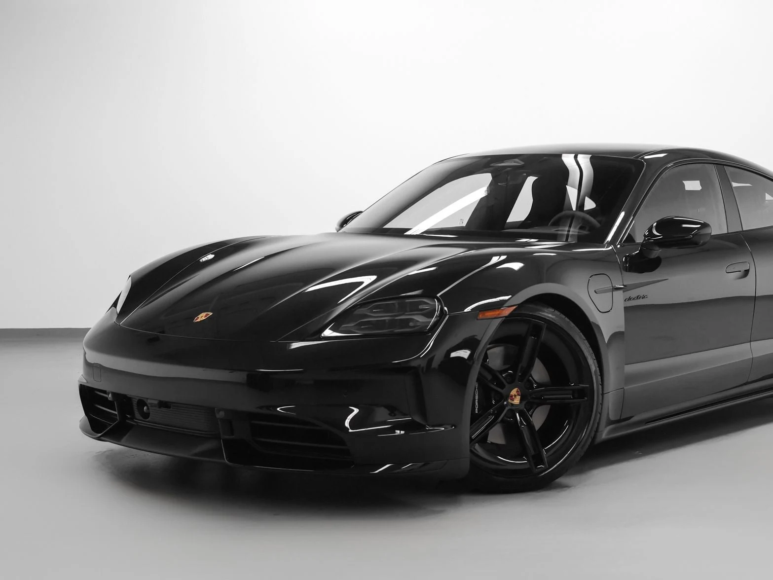 2026 Porsche Taycan 4 Black Edition (2025 Update), 6/20