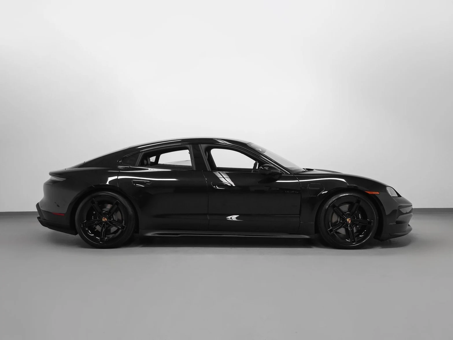 2026 Porsche Taycan 4 Black Edition (2025 Update), 12/20
