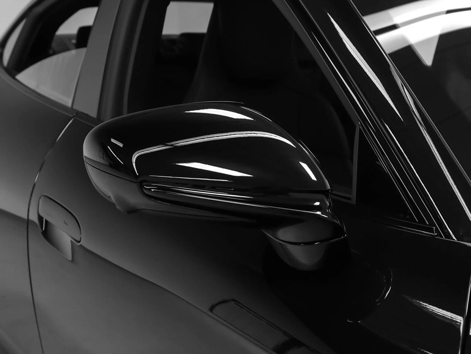 2026 Porsche Taycan 4 Black Edition (2025 Update), 14/20