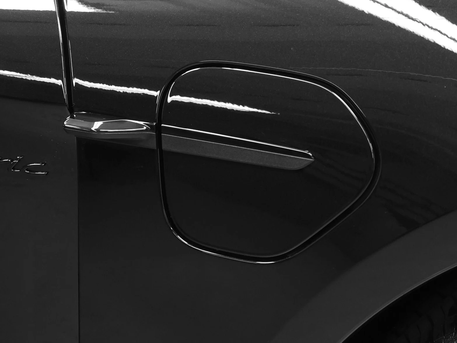 2026 Porsche Taycan 4 Black Edition (2025 Update), 16/20