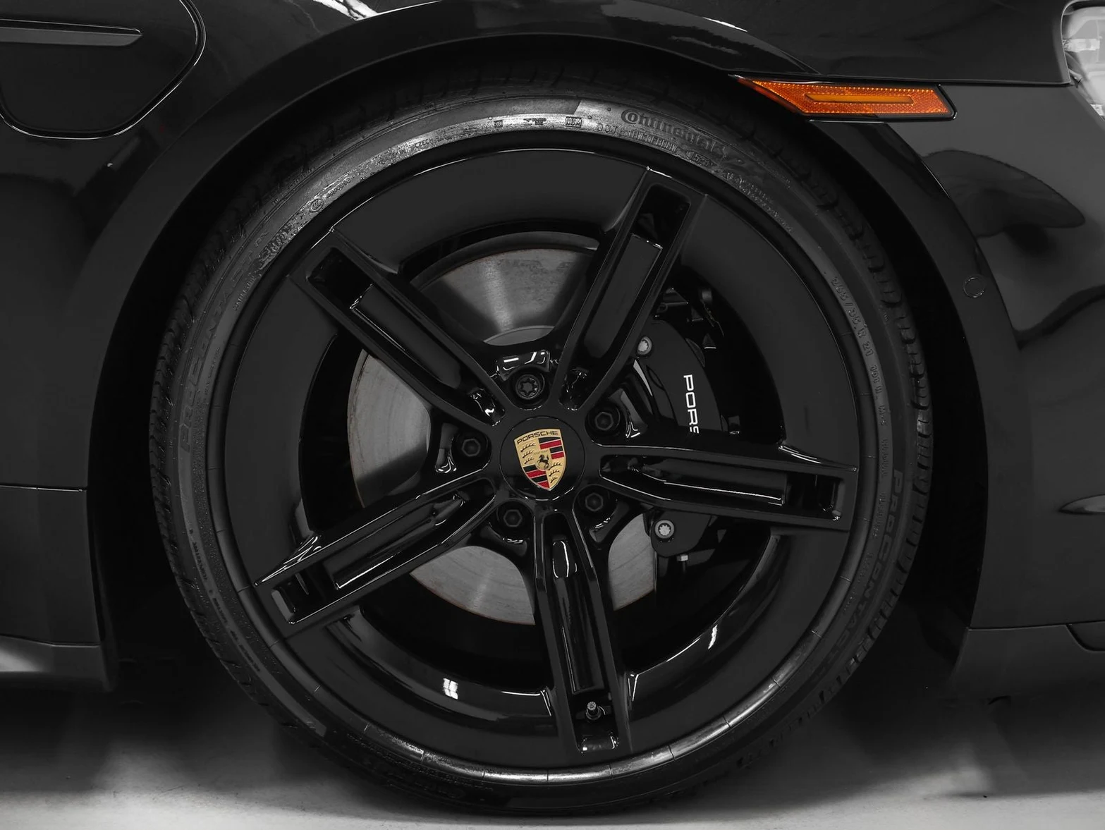 2026 Porsche Taycan 4 Black Edition (2025 Update), 19/20