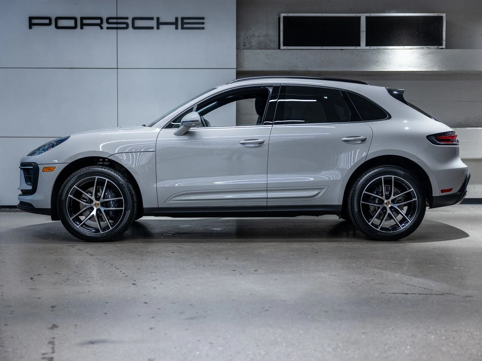 2026 Porsche Macan (95B), 2/20