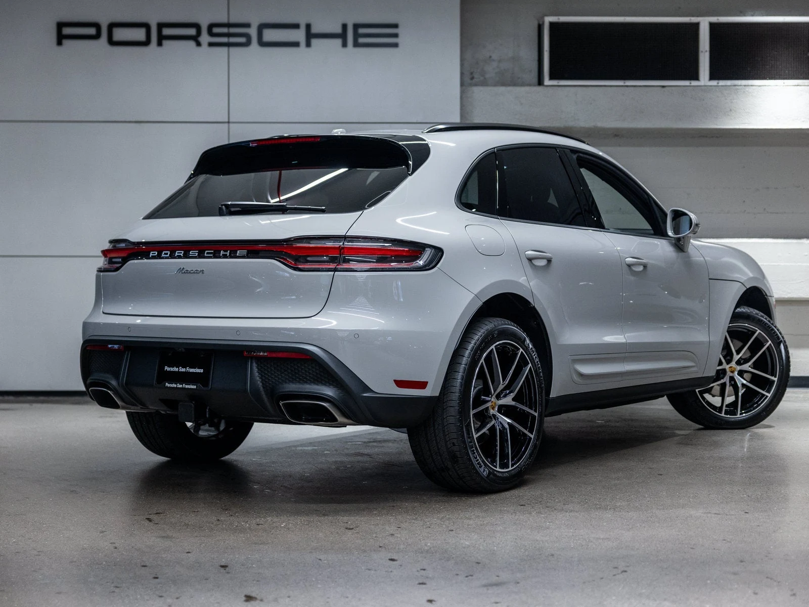2026 Porsche Macan (95B), 8/20