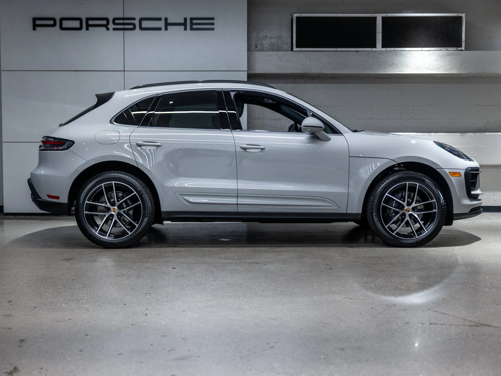 2026 Porsche Macan (95B), 9/20