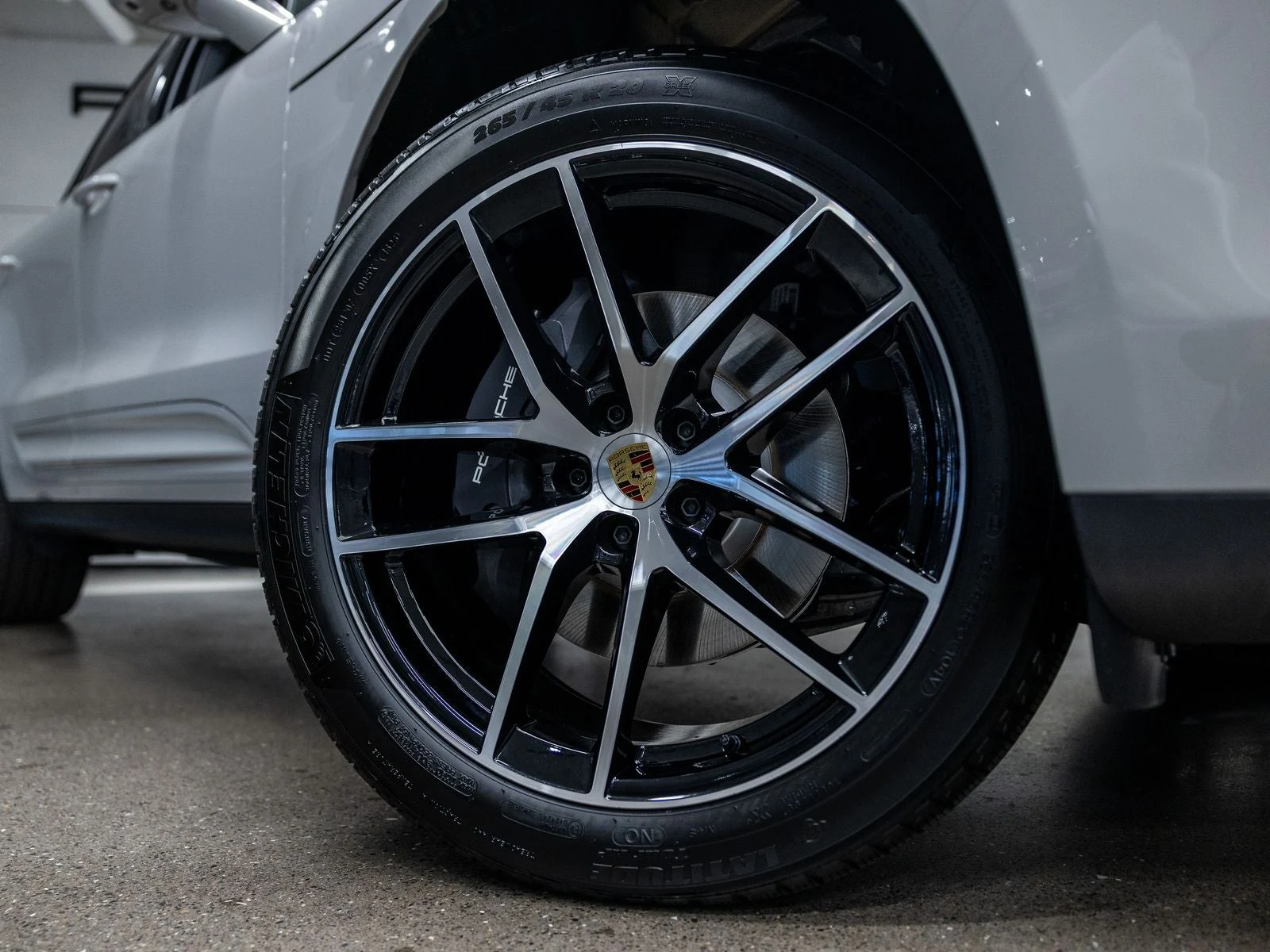 2026 Porsche Macan (95B), 17/20