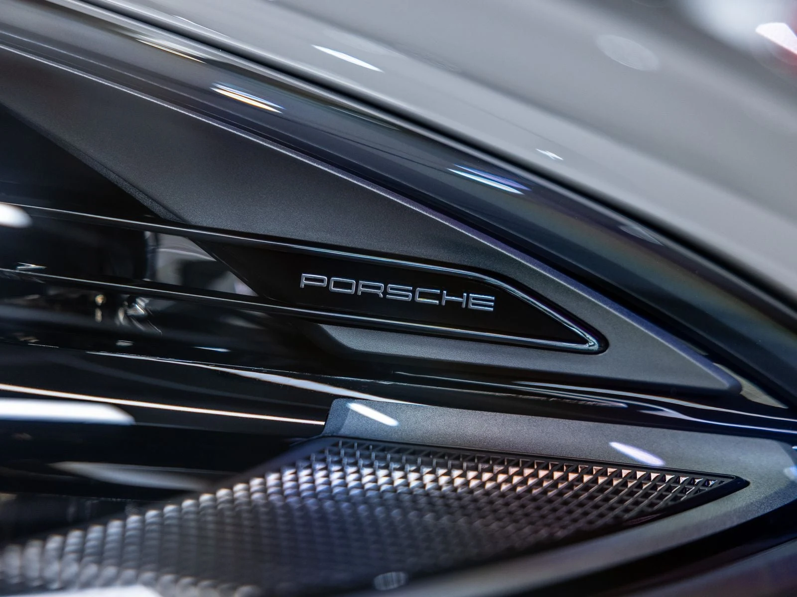 2026 Porsche Macan (95B), 19/20