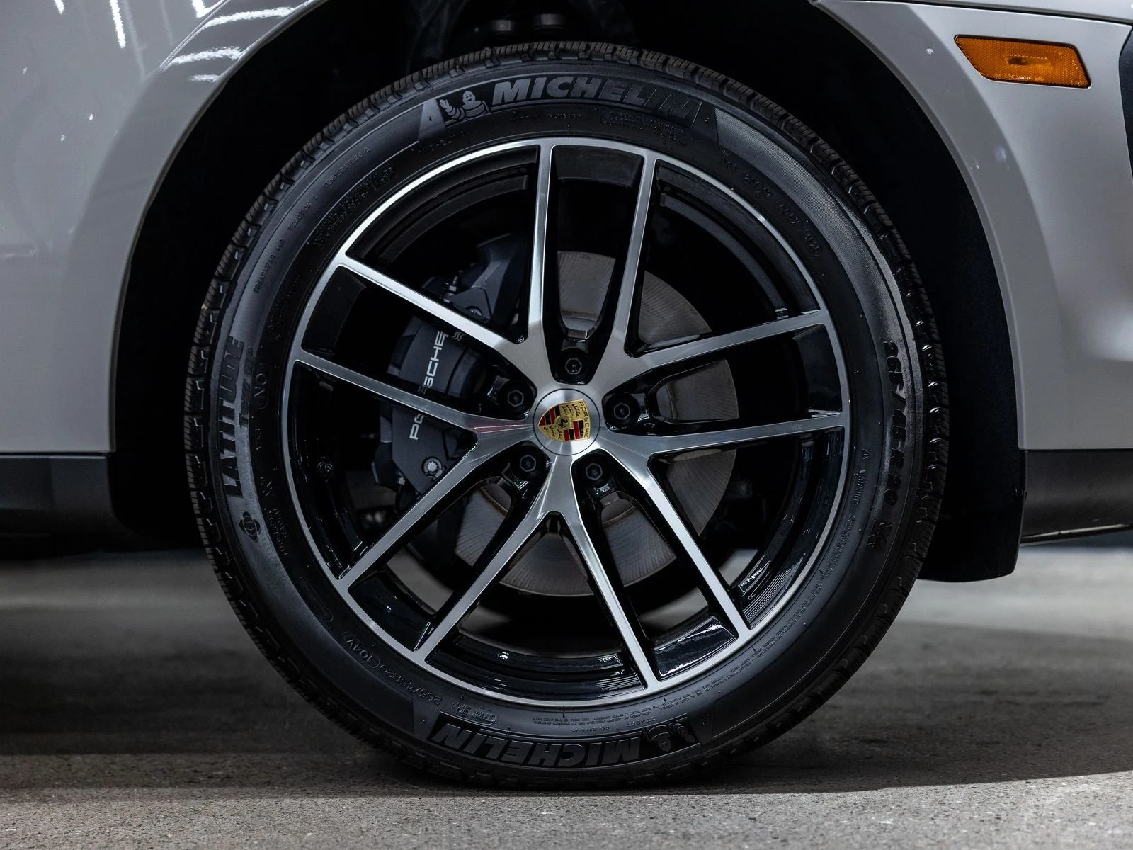 2026 Porsche Macan (95B), 20/20