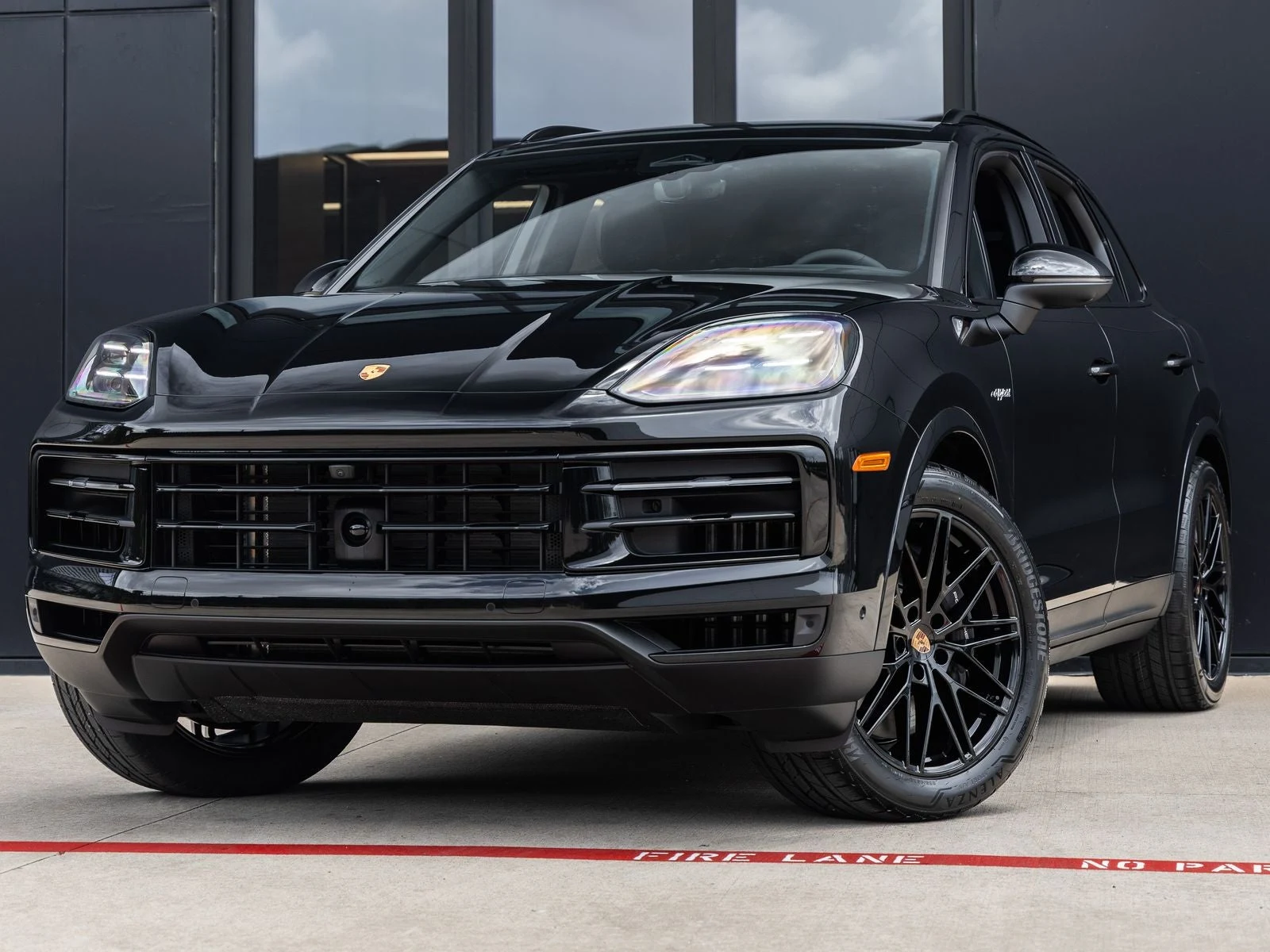 Porsche Cayenne E-Hybrid (3rd Generation) · Chromite Black Metallic · Indigo Auto Group