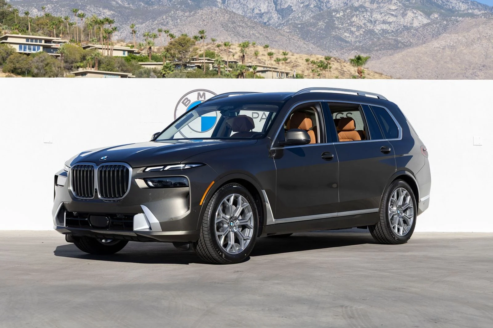 BMW X7 xDrive40i (G07) · Manhattan Green Metallic · Indigo Auto Group