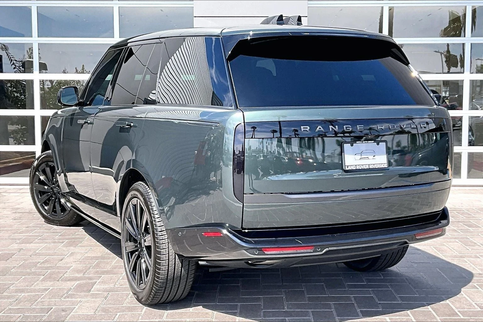 2026 Land Rover Range Rover SE (L460), 3/14
