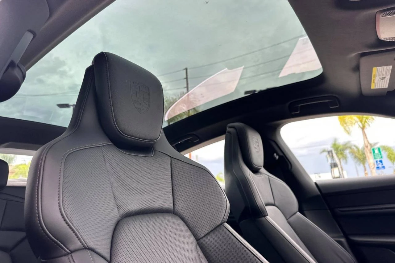 2026 Porsche Taycan 4S (2025 Update), 16/20