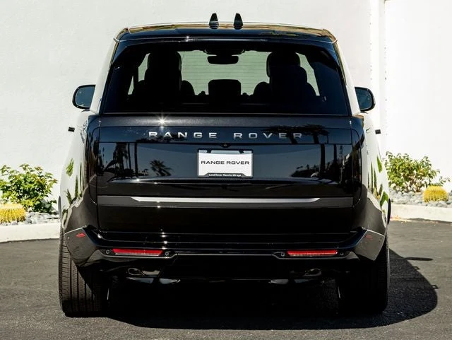 2026 Land Rover Range Rover SE LWB (L460), 8/20