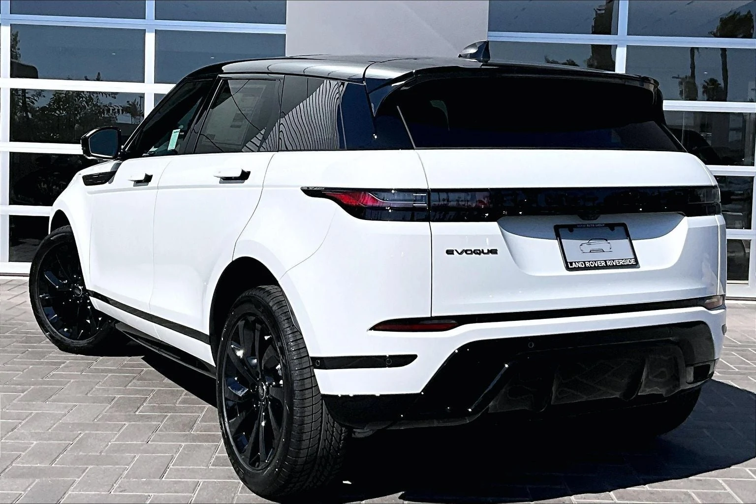 2026 Land Rover Range Rover Evoque Hoxton Edition (L551), 3/14