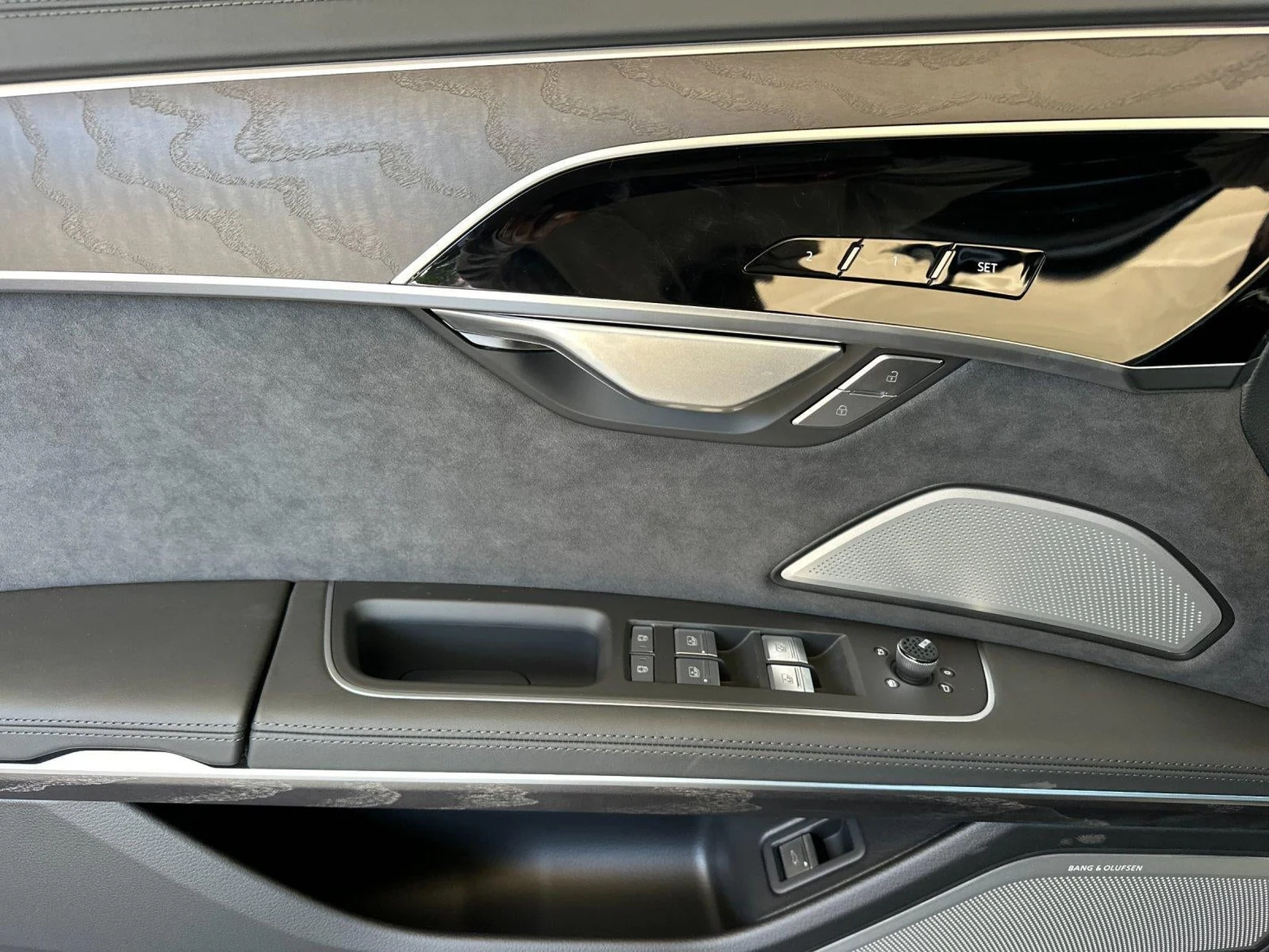 2026 Audi A8 L quattro (D5), 10/20