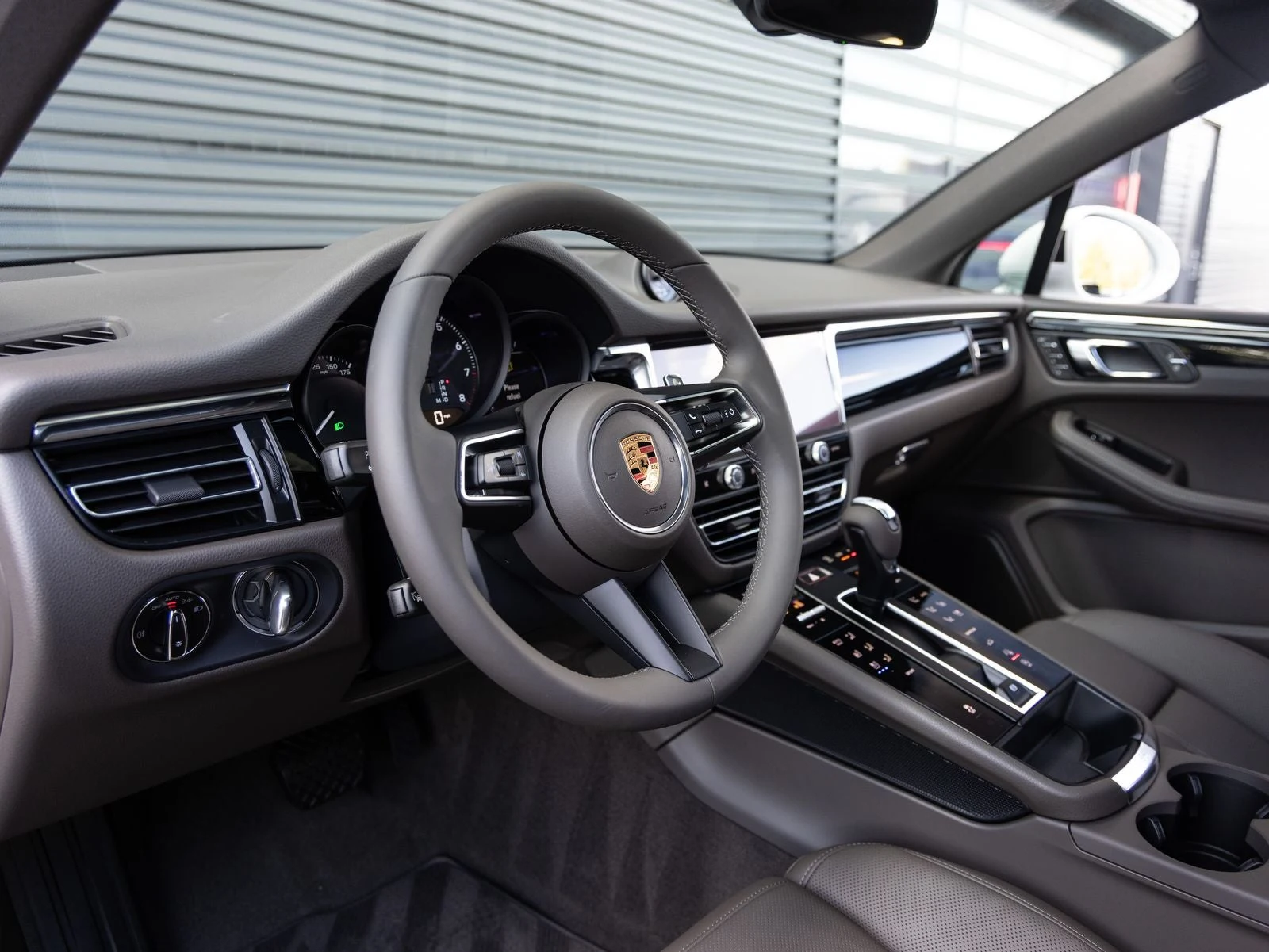 2026 Porsche Macan (95B), 4/20
