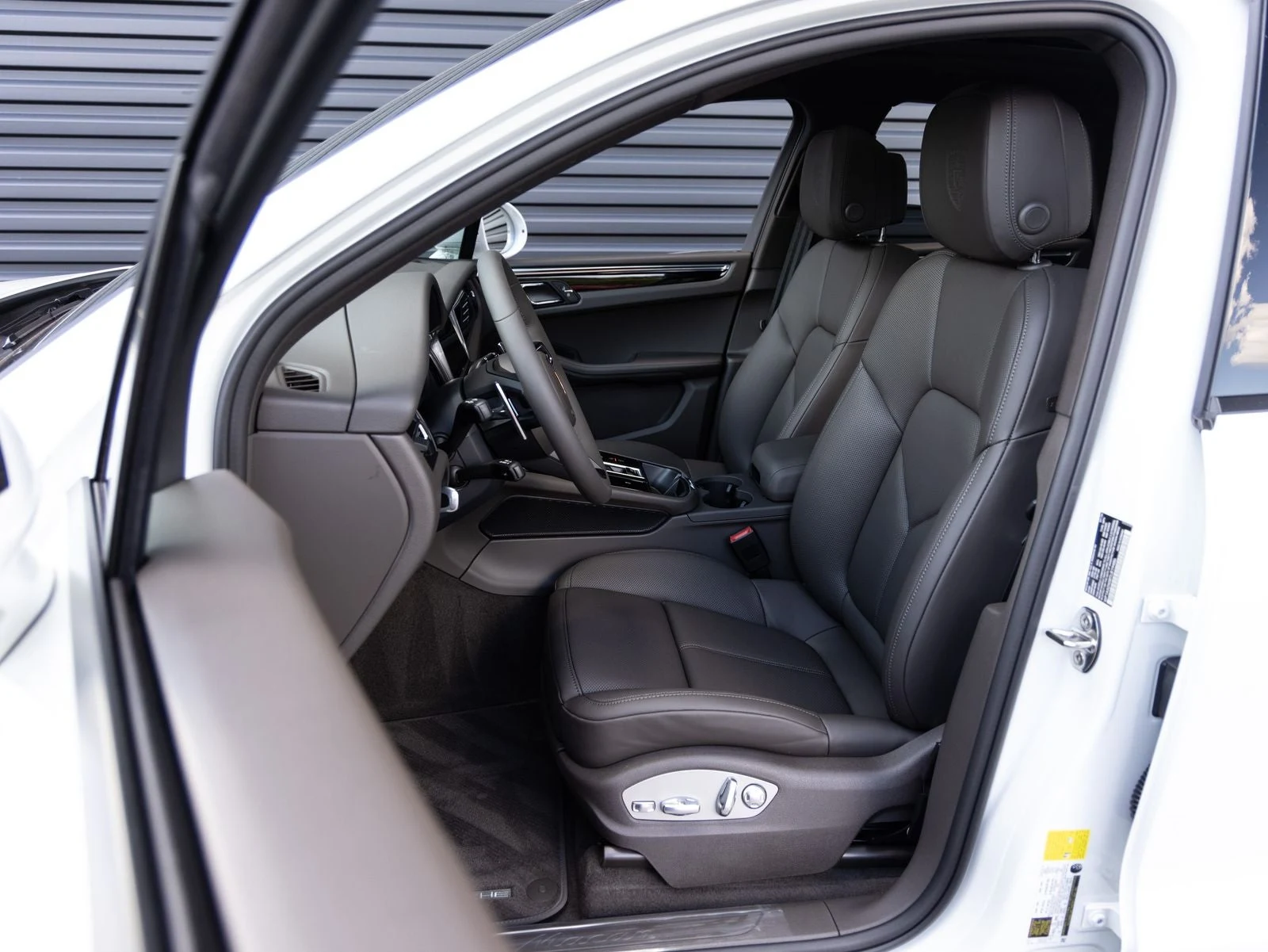 2026 Porsche Macan (95B), 5/20