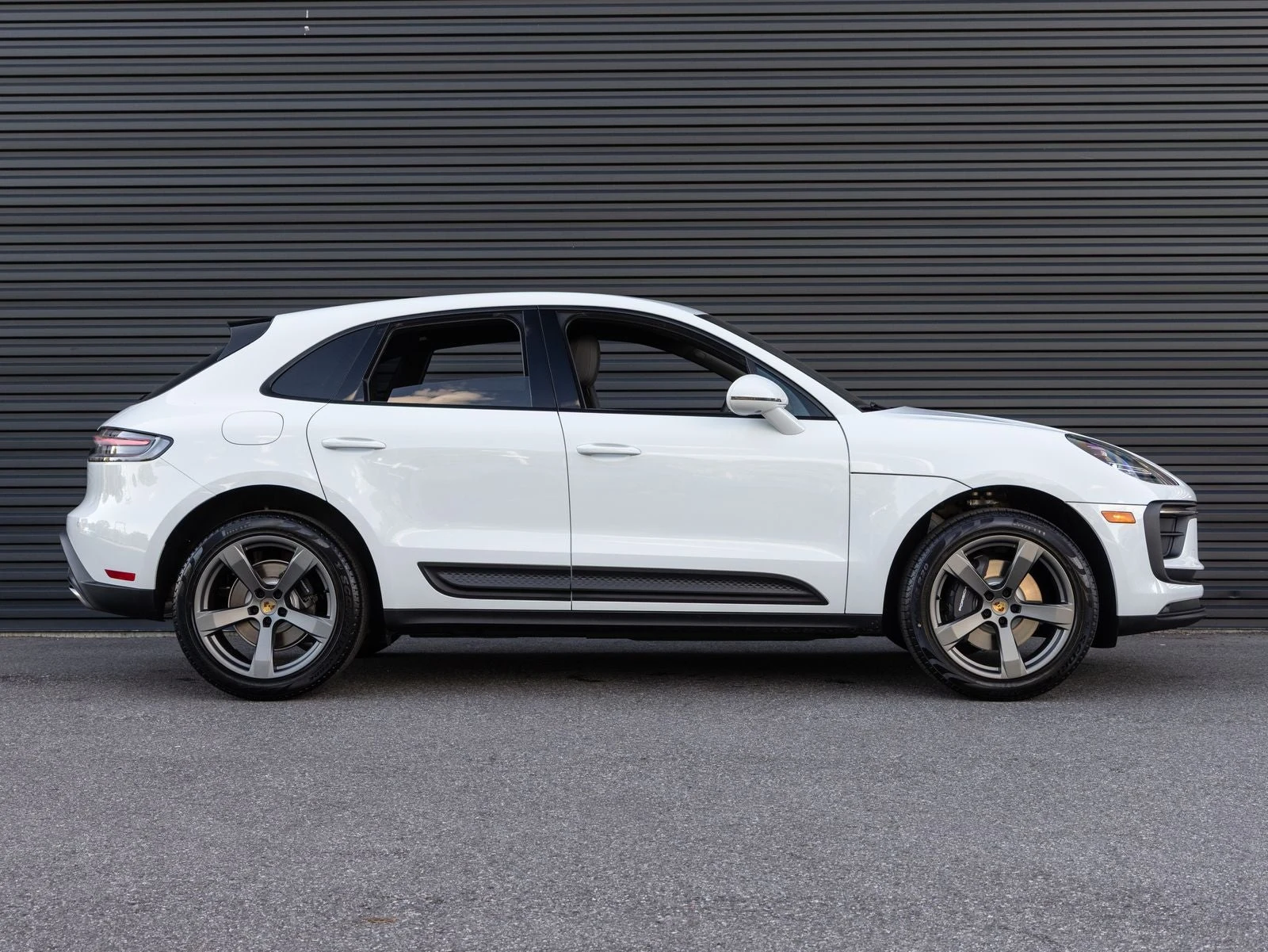 2026 Porsche Macan (95B), 8/20