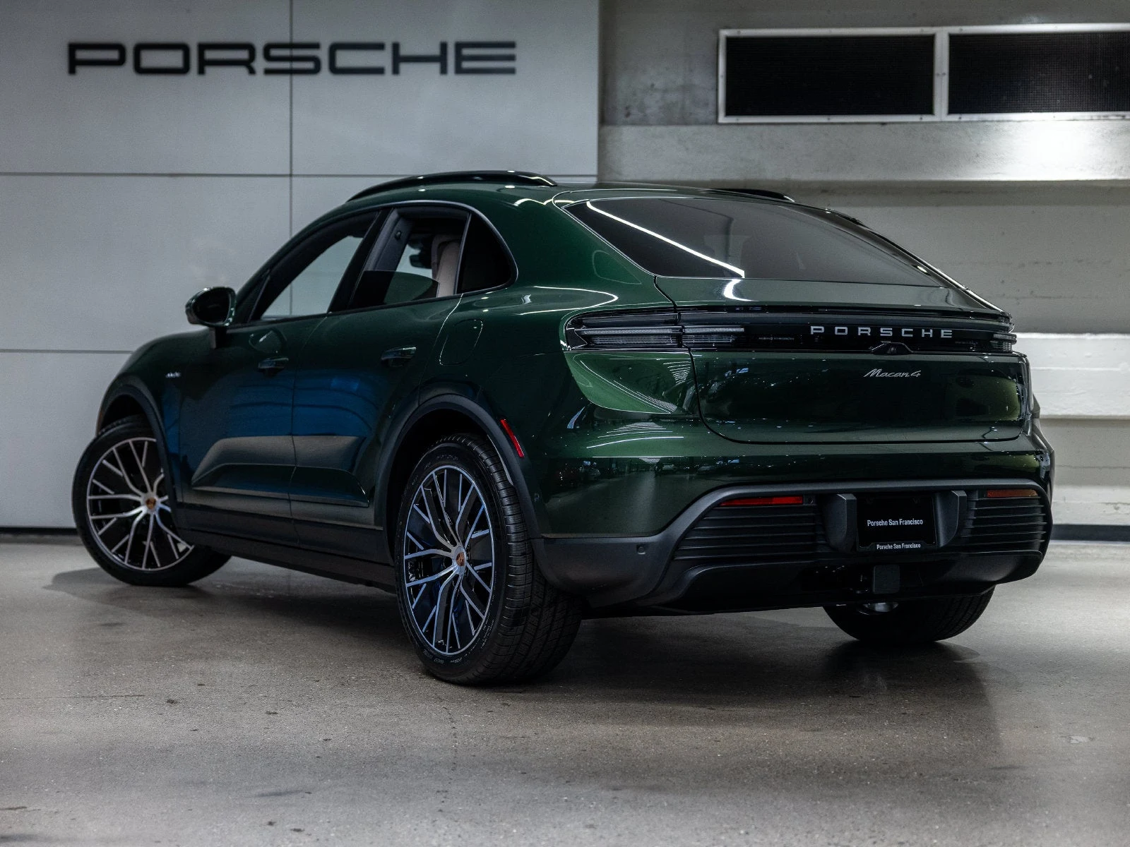 2026 Porsche Macan 4 Electric (XAB), 3/20