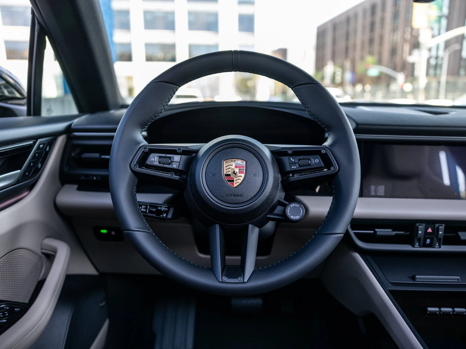 2026 Porsche Macan 4 Electric (XAB), 6/20