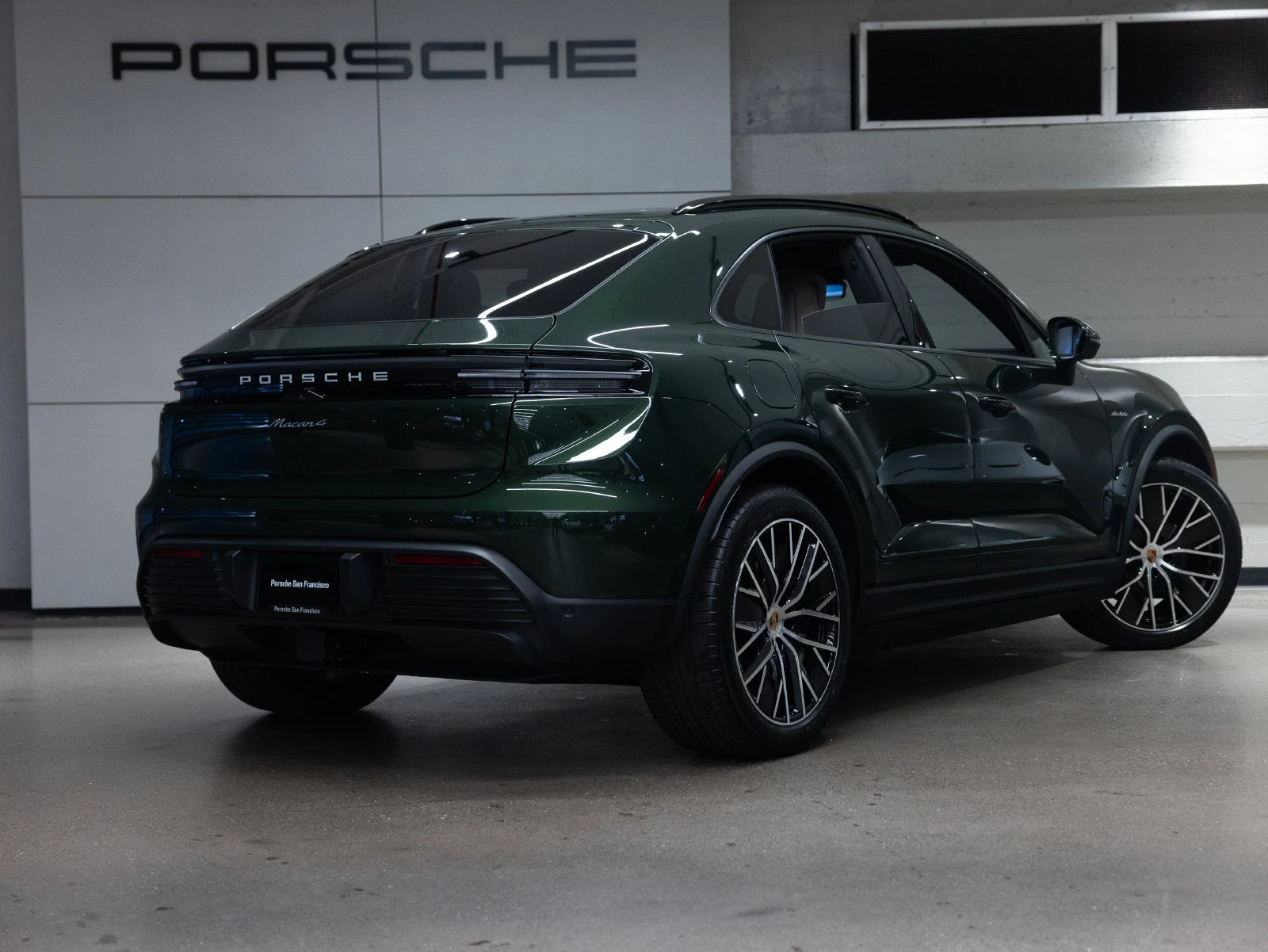 2026 Porsche Macan 4 Electric (XAB), 8/20